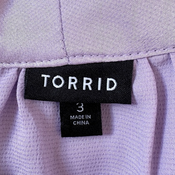 NWOT, Torrid, Studio Bubble Satin Bow Tie Blouse, Size 3 (3X), Lavender - Picture 6 of 9